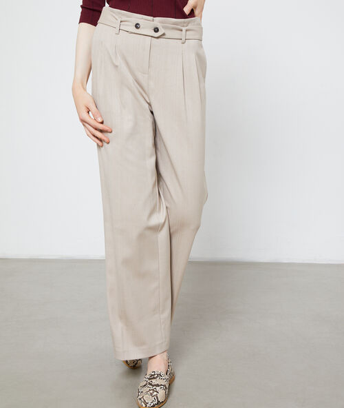Pantalon large ceintur&eacute; creme.