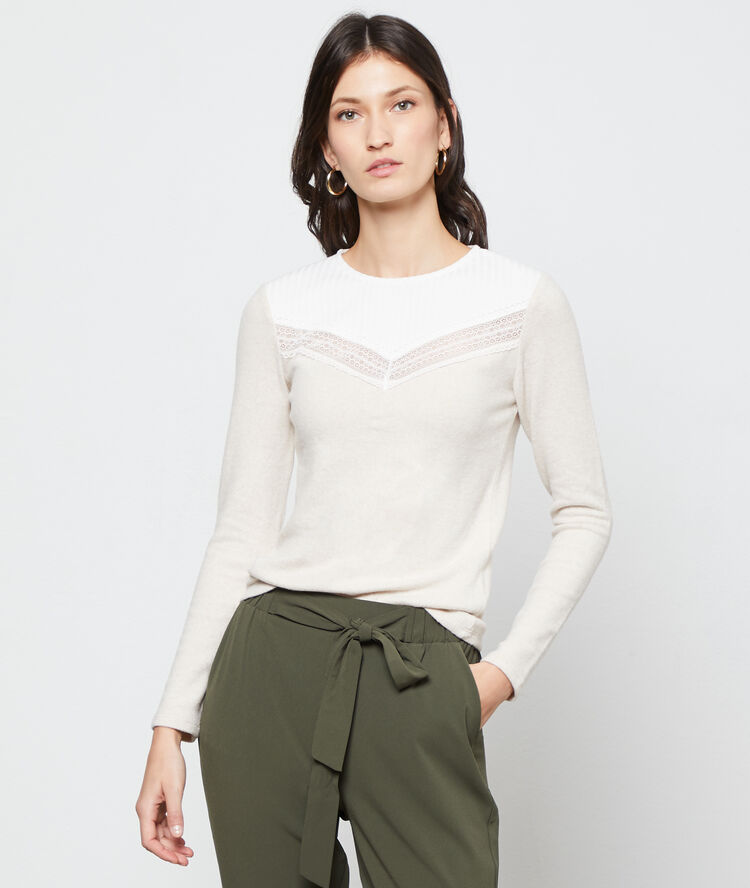 T-shirt decolleté in kant beige roze.