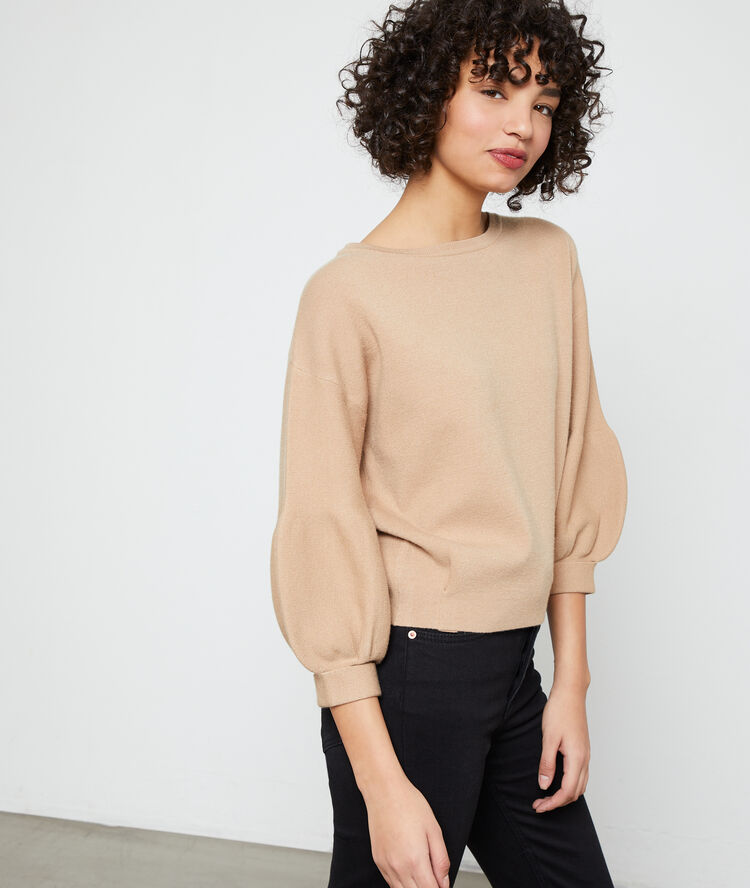 Pull met ballonmouwen camel.