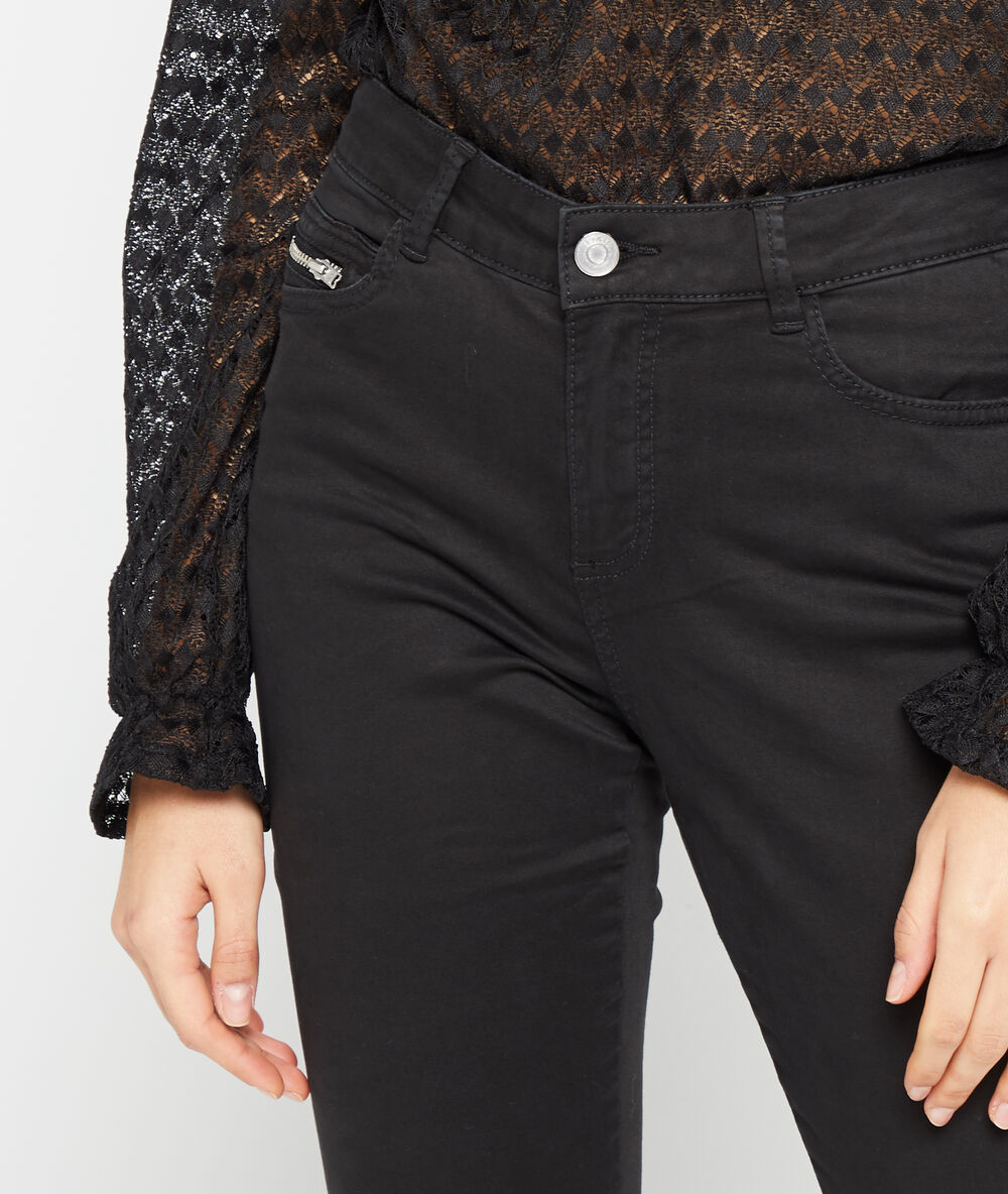 Pantalon slim en coton noir.