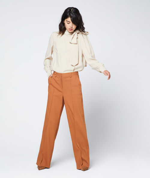 Blouse en modal &agrave; nouer camel.