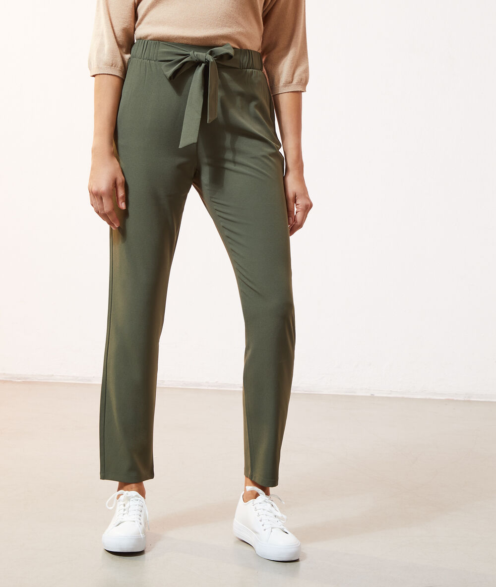 Pantalon carotte à nouer kaki.