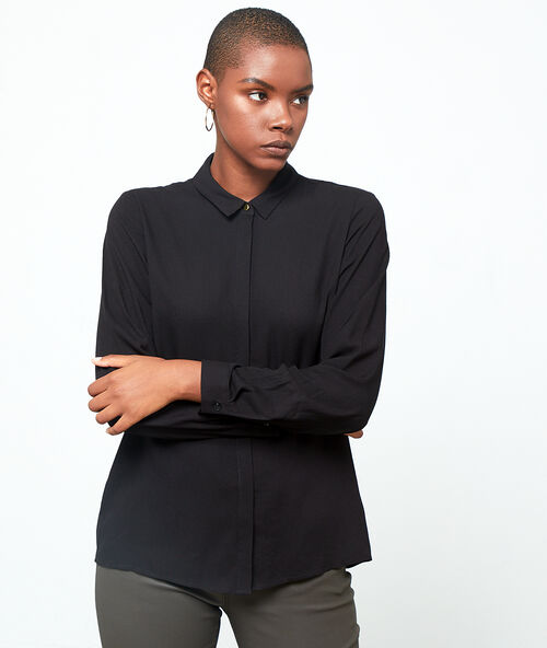 Soepelvallende blouse zwart.