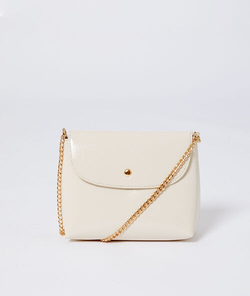 Schoudertas in vinyl-effect ecru.