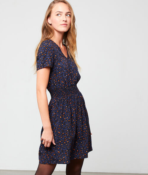 Robe smock&eacute;e &agrave; imprim&eacute; l&eacute;opard marine.