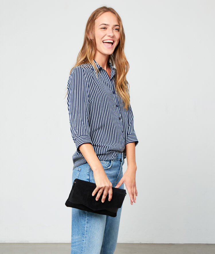 Sac pochette effet daim noir.