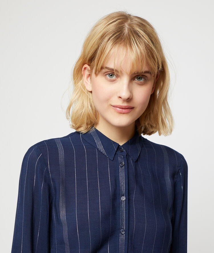 Chemise à rayures métallisées marine.