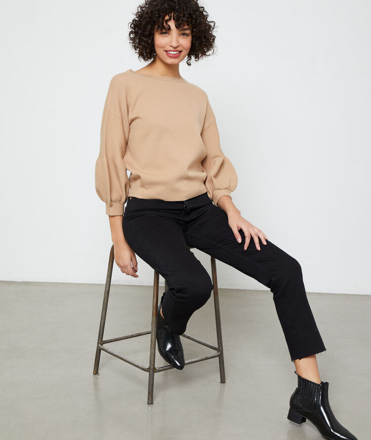 Pull met ballonmouwen camel.