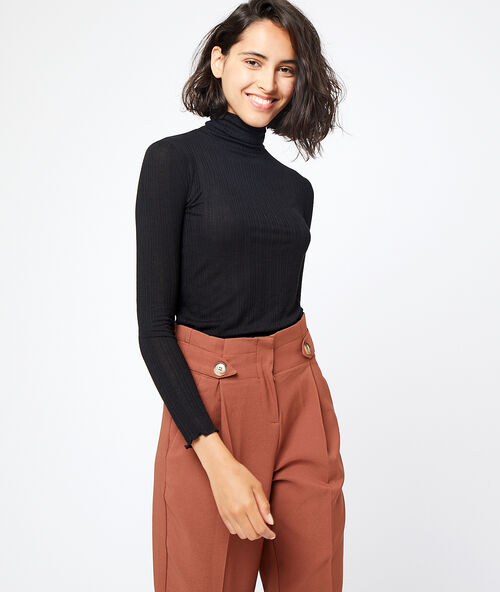 T-shirt c&ocirc;tel&eacute; &agrave; col roul&eacute; noir.