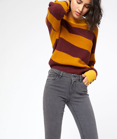 Pull &agrave; rayures en grosse maille ocre.
