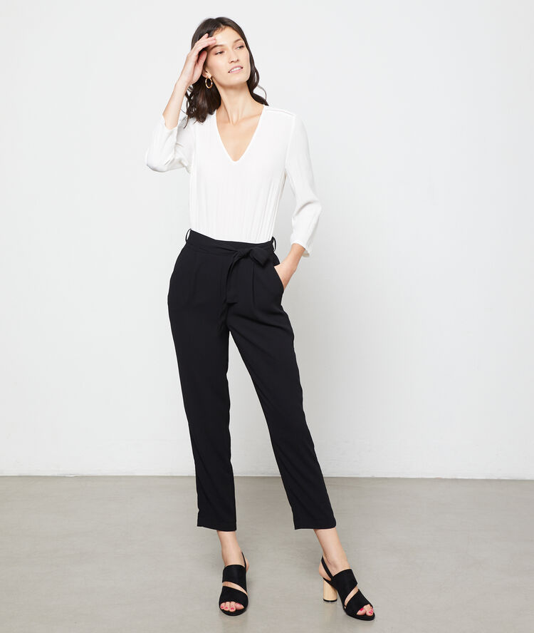 Wikkeljumpsuit met riem zwart.