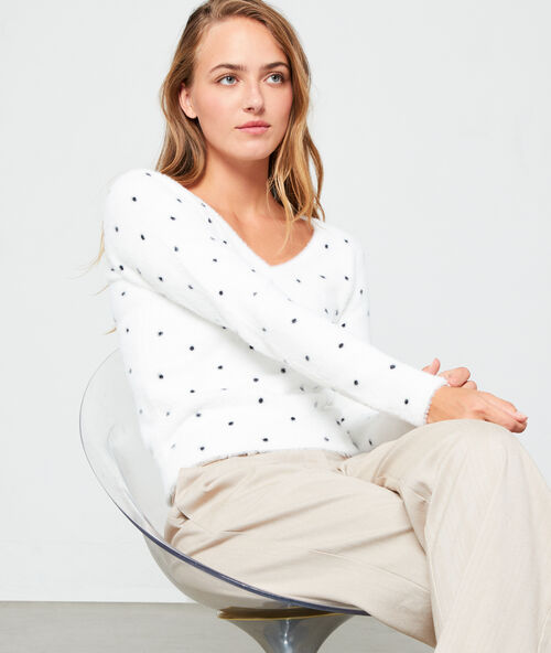 Pull &agrave; pois en maille fluffy ecru.