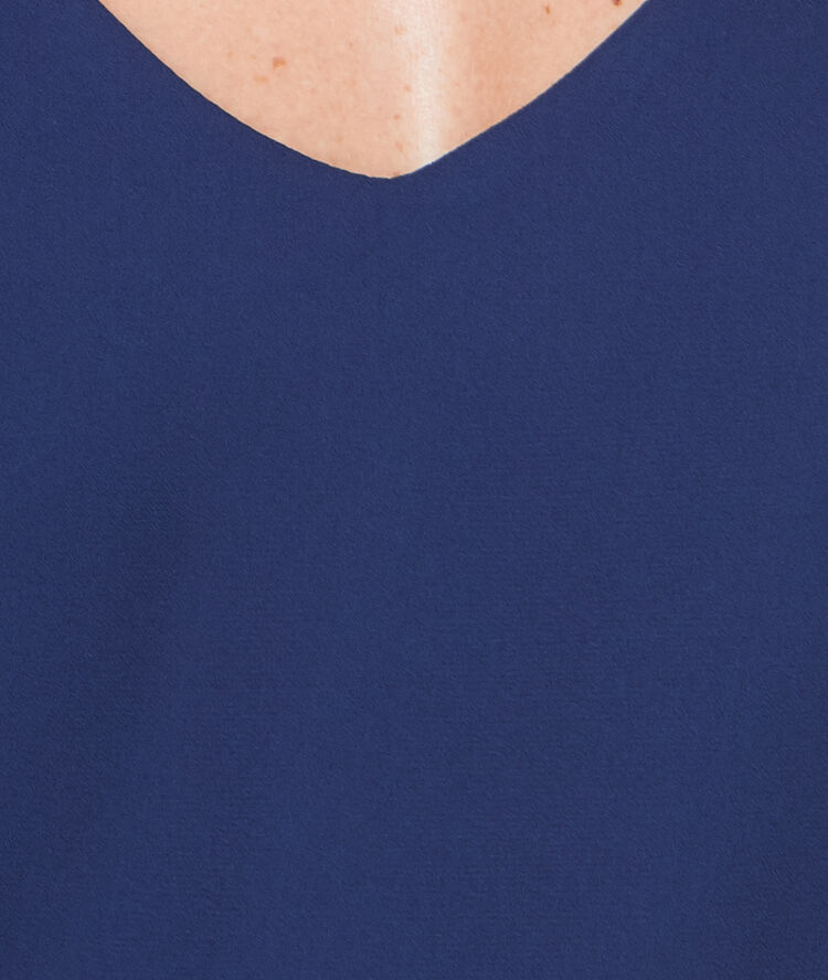Chiffon top met spaghettibandjes marineblauw.