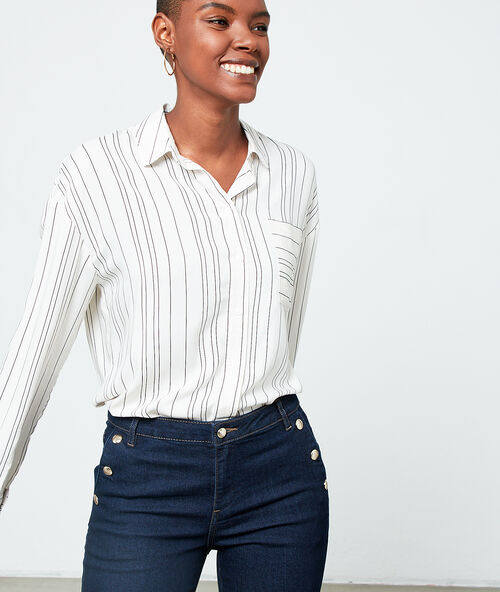 Gestreept hemd creme.