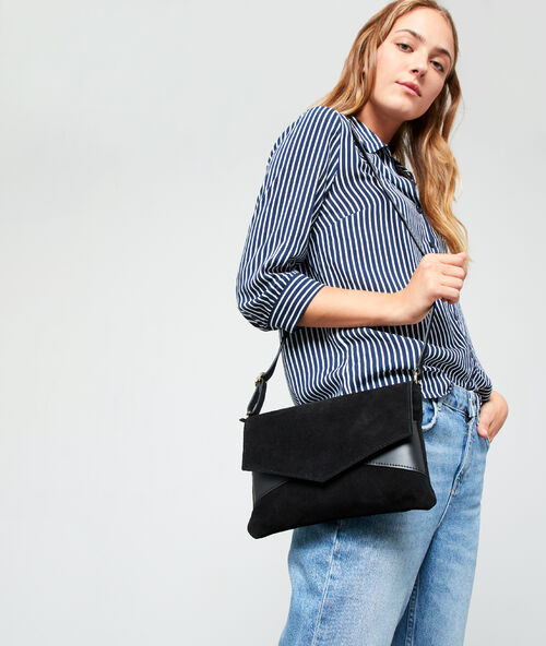 Sac pochette effet daim noir.