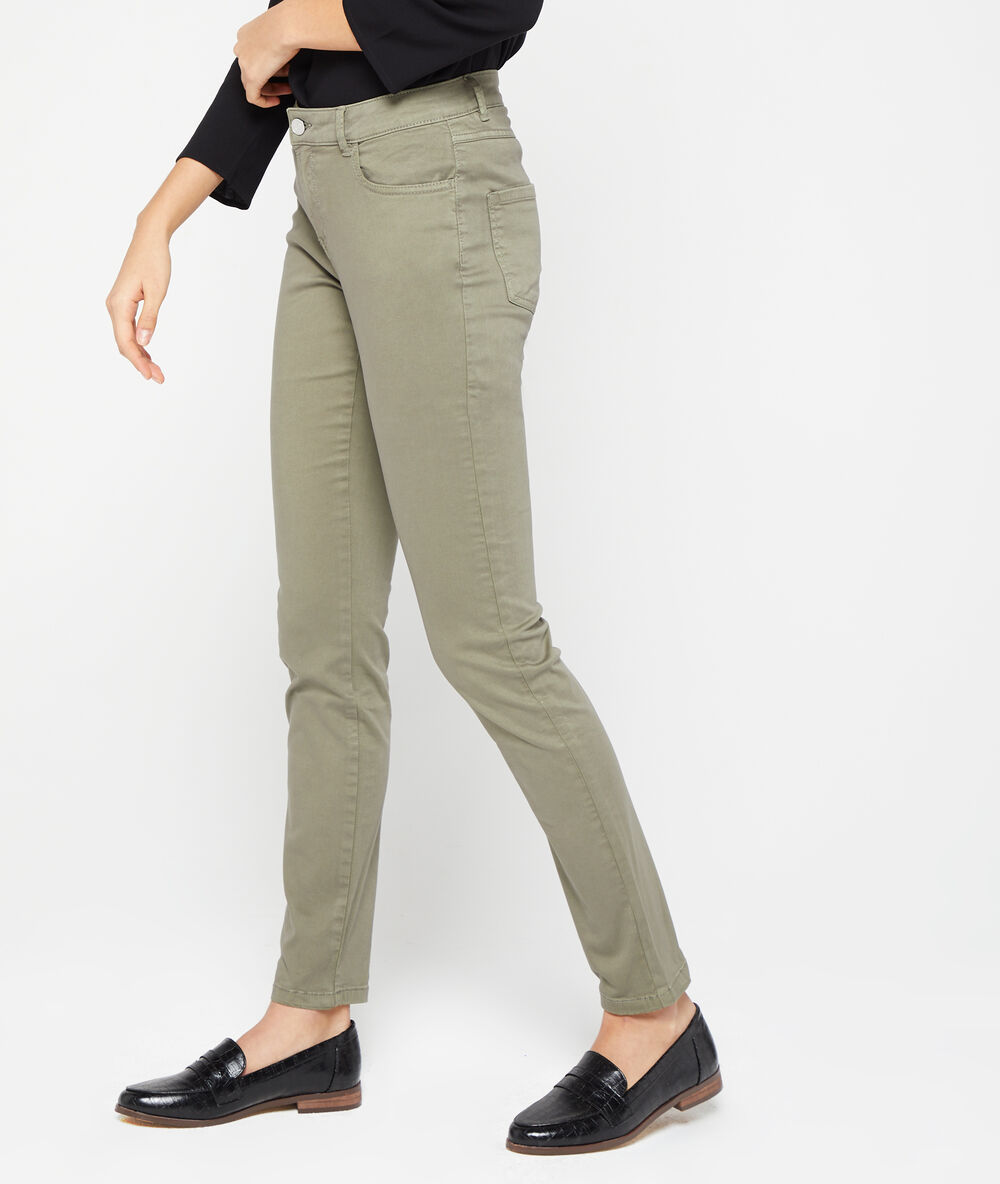 Slimfit broek kaki.
