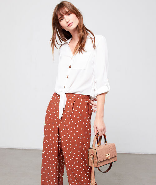 Chemisier &agrave; boutons ambr&eacute;s blanc.