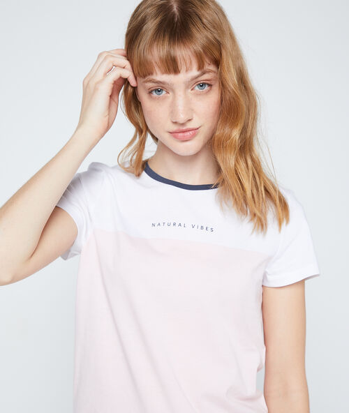 Katoenen t-shirt 'natural vibes' bleek roze.
