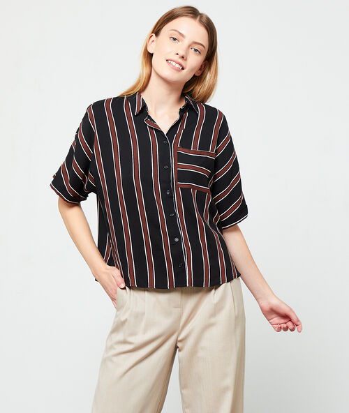 Chemisier &agrave; rayures noir.