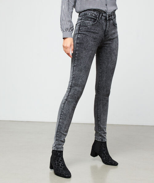 Jean slim d&eacute;lav&eacute; noir.