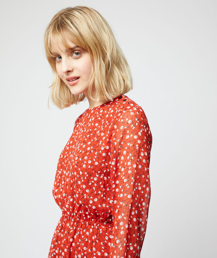 Robe smockée imprimé fleuri carmin.