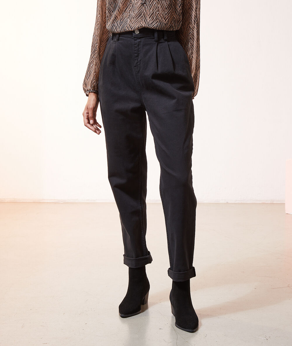 Pantalon carotte noir.