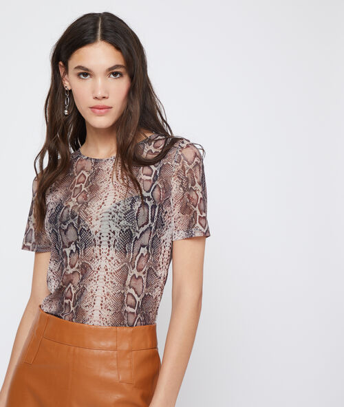 Transparante top met slangenprint taupe.