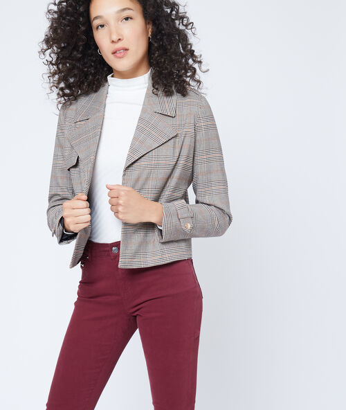 Bikerjack met prince of whales-print camel.