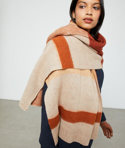 &Eacute;charpe &agrave; rayures rouille.